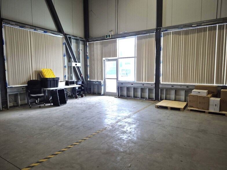 More Photos Of 1680 Vimont Ct, Ottawa Warehouse For Lease