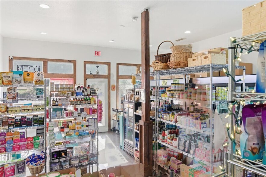 More Photos Of 152 E Main St, Naturita Convenience Store For Sale