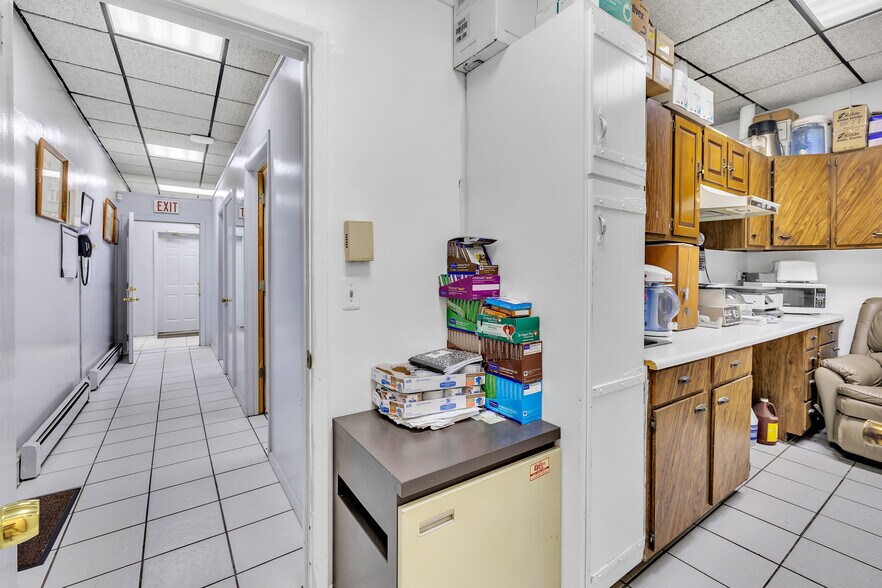 More Photos Of 2879 Fairfield Ave, Bridgeport General Retail For Sale