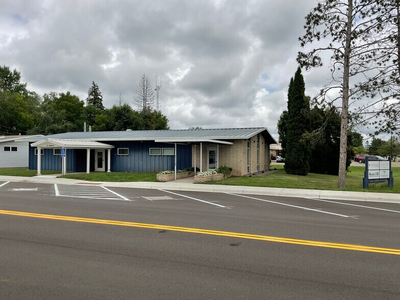 More Photos Of 400 Broadway Ave N, Foley Office For Sale