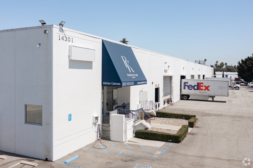 More Photos Of 14301 Gannet St, La Mirada Distribution For Lease