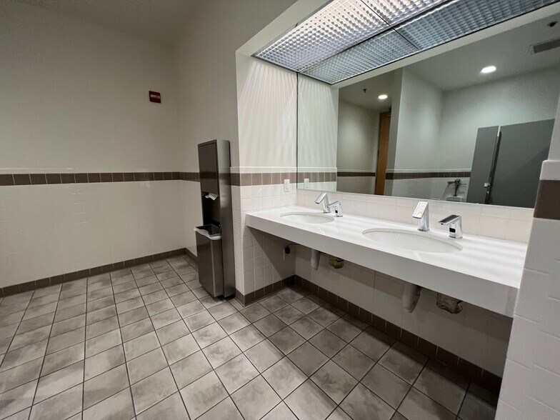More Photos Of 1670 Corporate Cir, Petaluma Office For Lease