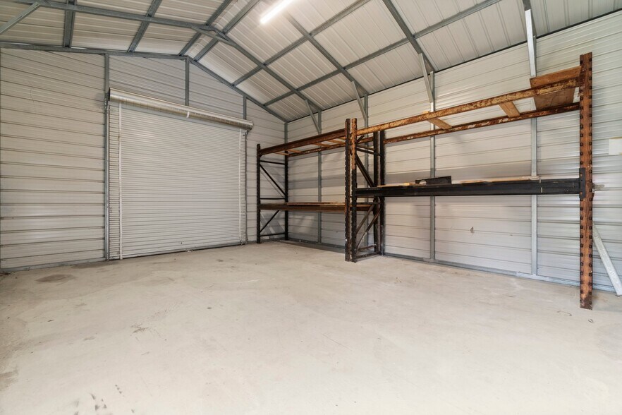 More Photos Of 2042 Teal Dr, Spring Dormitory For Sale