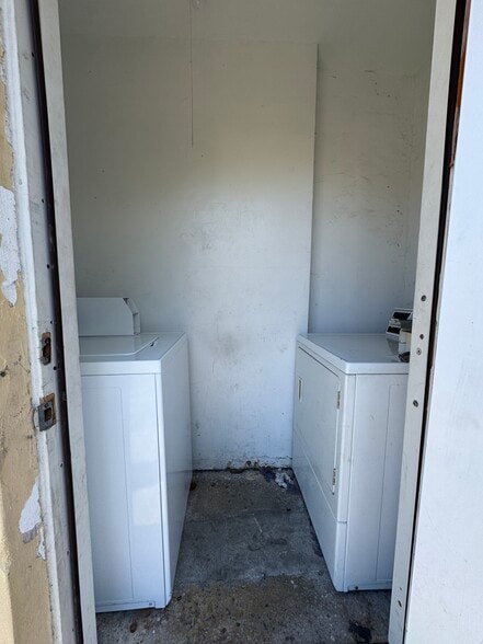 More Photos Of 146-148 NW 40th Ct, Fort Lauderdale Apartments For Sale