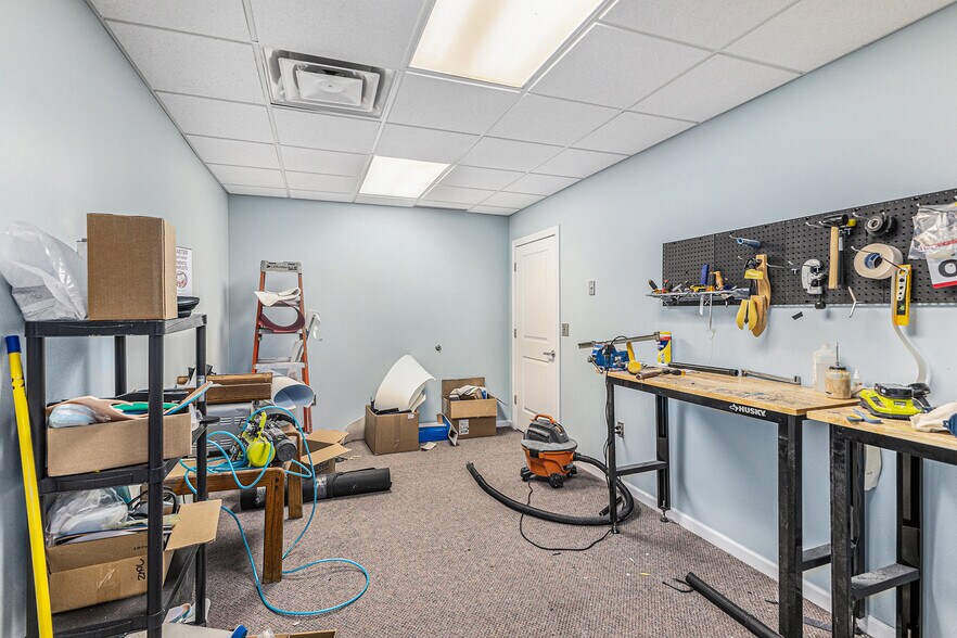 More Photos Of 1350 E M 21, Owosso Medical For Sale