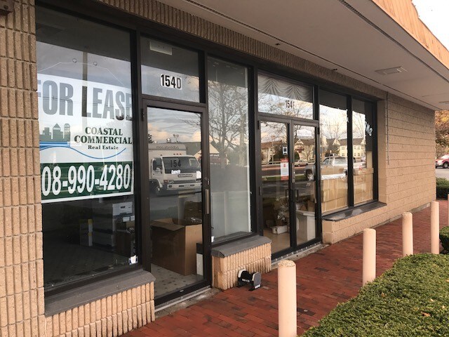 More Photos Of 154 Faunce Corner Rd, North Dartmouth Storefront Retail Office For Lease