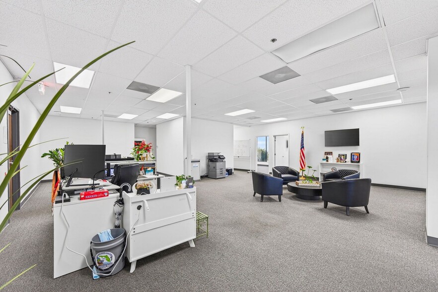 More Photos Of 930 S Harbor City Blvd SW, Melbourne Office For Sale