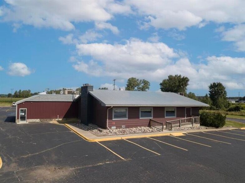 Primary Photo Of 12201 Albee Rd, Burt Restaurant For Sale