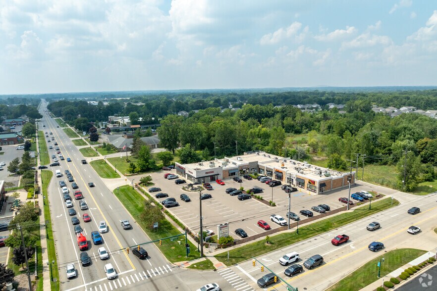 More Photos Of 42400-42454 Ford Rd, Canton Township Freestanding For Lease