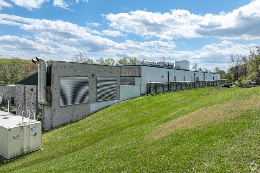 More Photos Of 6050 Race Rd, Elkridge Industrial For Sale
