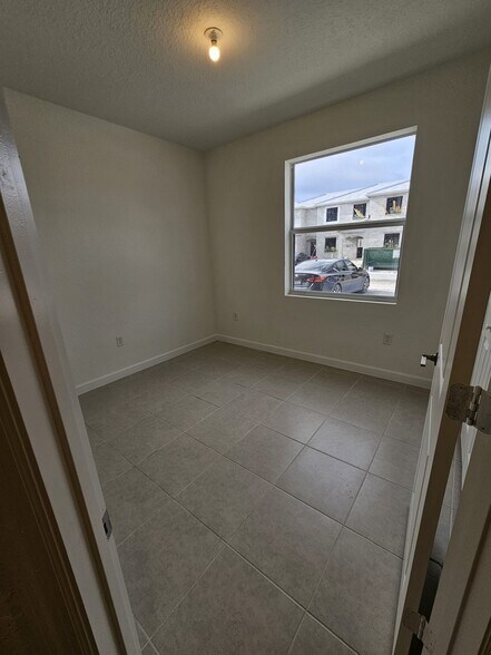 More Photos Of 1148 SE 2nd St, Homestead Apartments For Sale