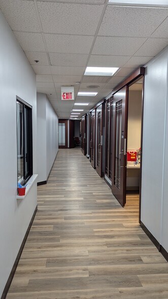 More Photos Of 2951 Kinwest Pky, Irving Office For Lease