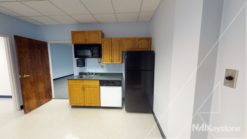 More Photos Of 975 Berkshire Blvd, Wyomissing Medical For Lease