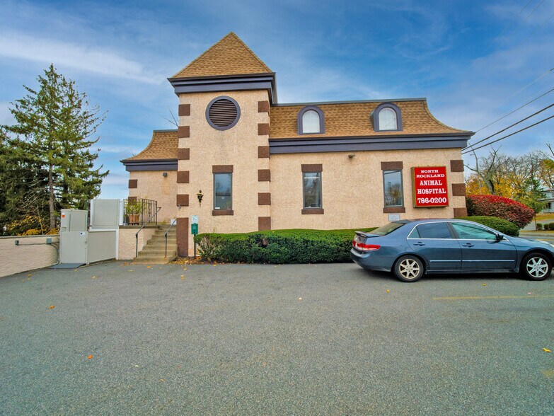 More Photos Of 18 N Liberty Dr, Stony Point Healthcare For Sale