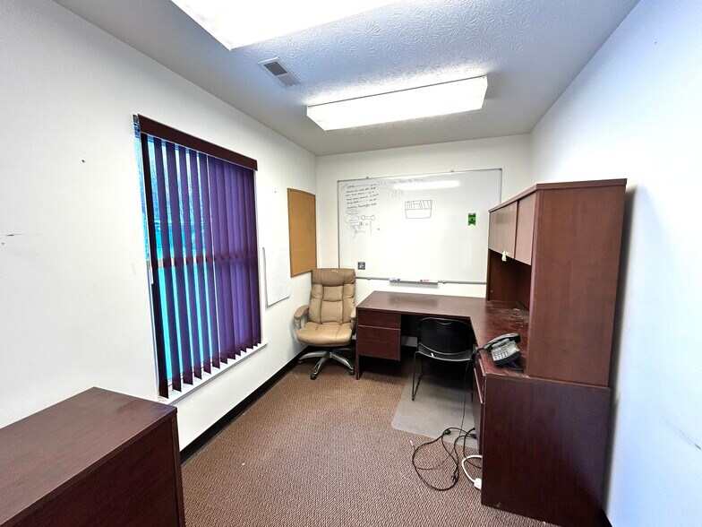 More Photos Of 123 Turkey Run Rd, Salem Distribution For Sale