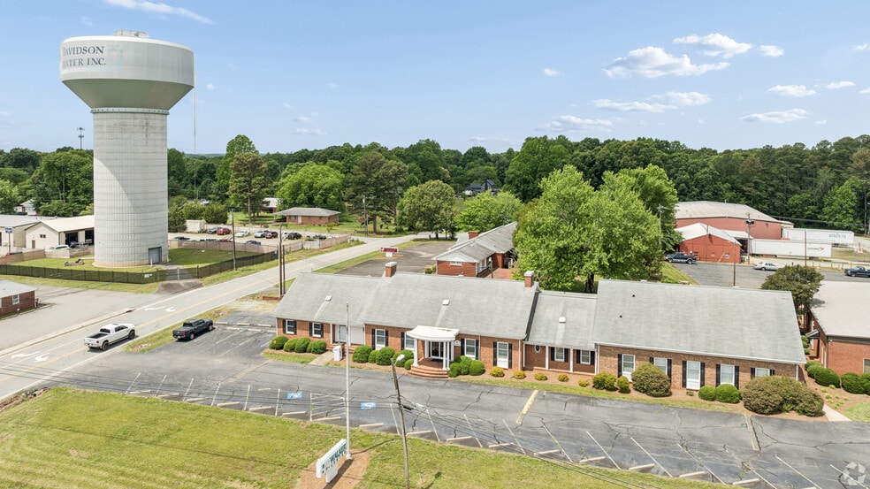 More Photos Of 7129 Old US Highway 52, Lexington Unknown For Lease