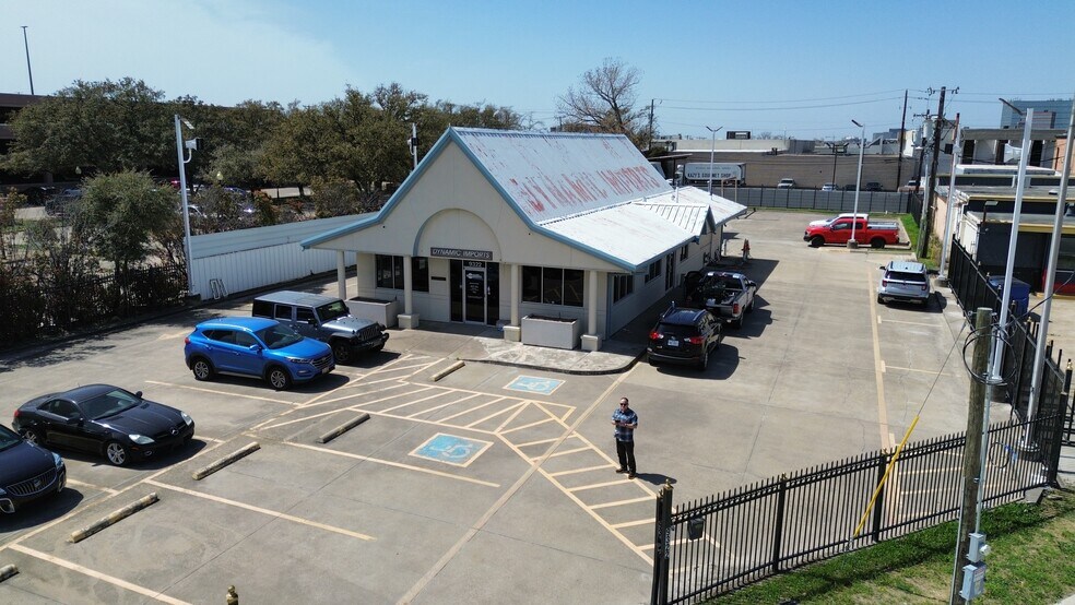 More Photos Of 9322 LBJ Fwy, Dallas Fast Food For Lease