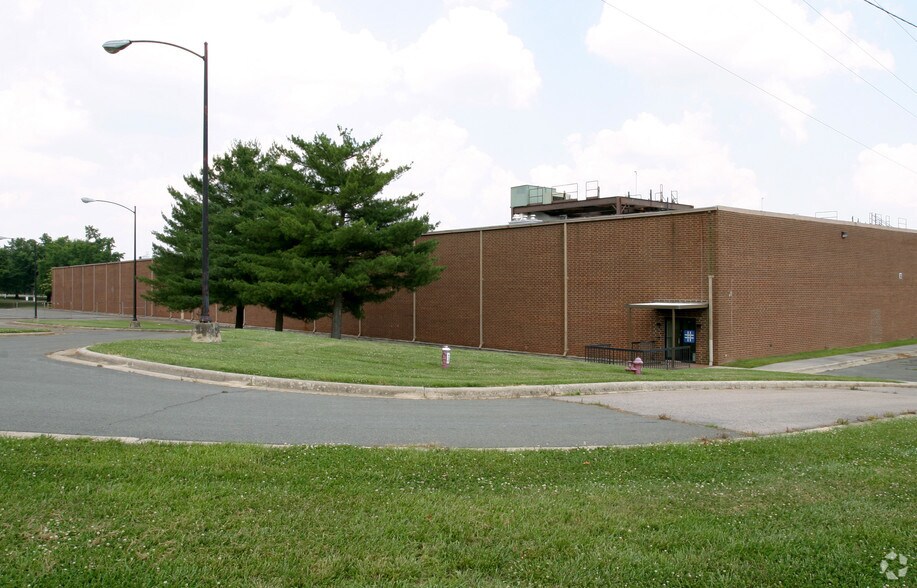 More Photos Of 2800 Tucker St, Burlington Warehouse For Lease