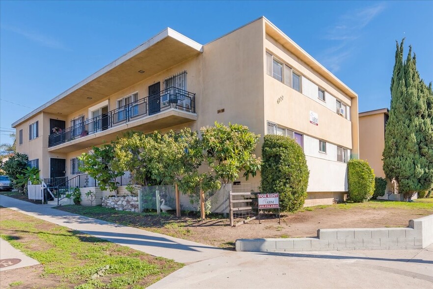 Primary Photo Of 4777 San Vicente Blvd, Los Angeles Apartments For Sale