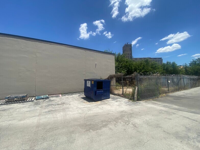 More Photos Of 2001 Saint Louis Ave, Fort Worth Warehouse For Sale