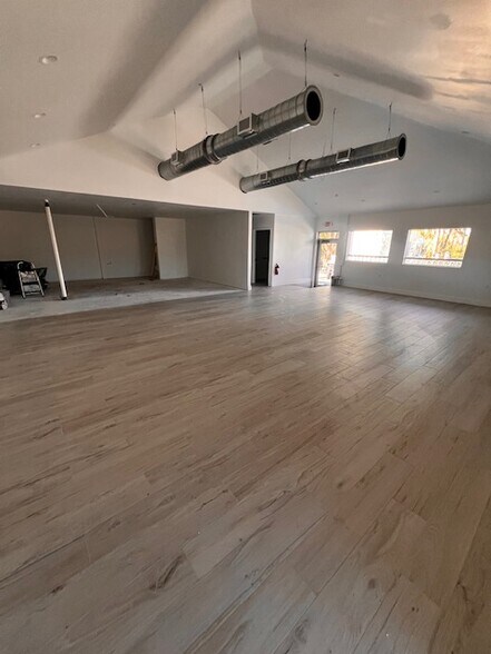 More Photos Of 2407 Periwinkle Way, Sanibel Unknown For Lease