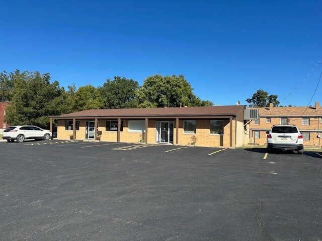 Primary Photo Of 118 W Locust St, Independence Office For Sale