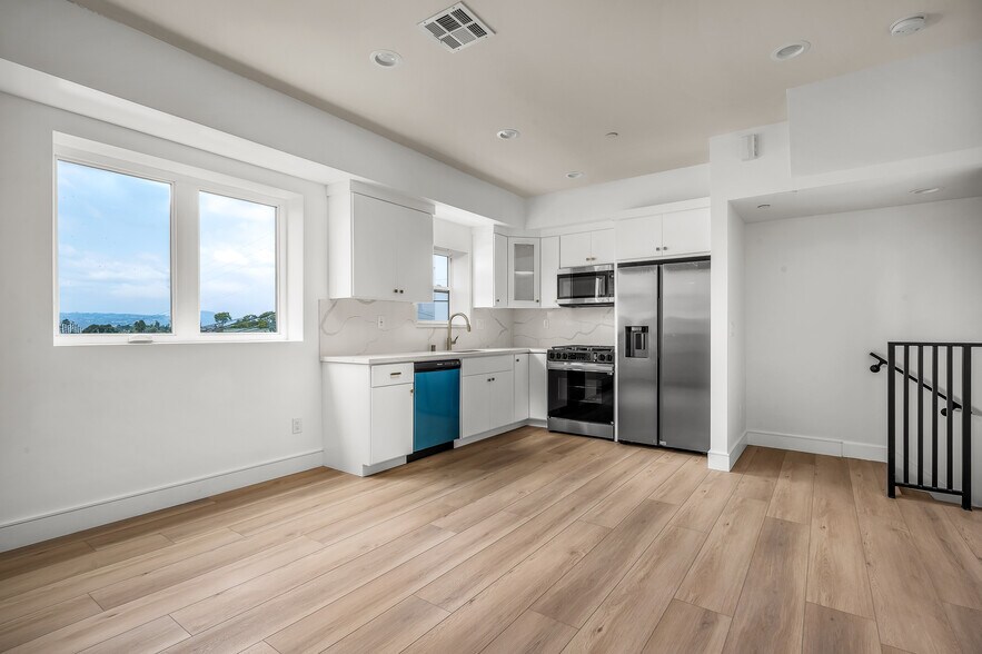 More Photos Of 4701 Saturn St, Los Angeles Multifamily For Sale