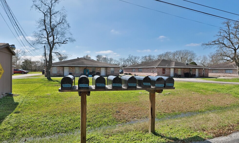 More Photos Of 14405-14411 Pine St, Santa Fe Apartments For Sale
