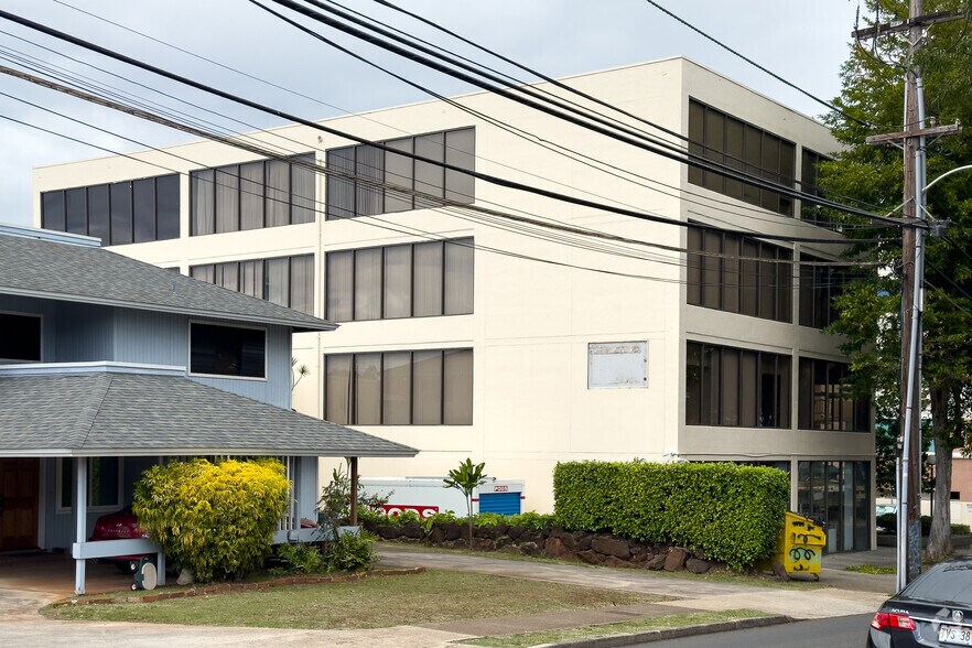 More Photos Of 1144 10th Ave, Honolulu Office For Lease