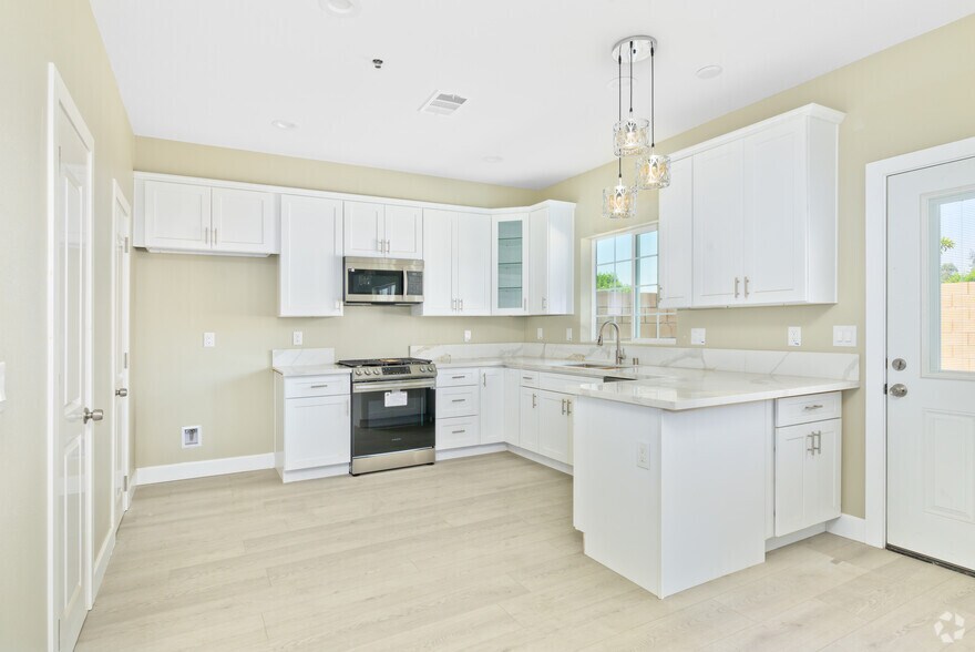 More Photos Of 15909 Merrill Ave, Fontana Apartments For Sale