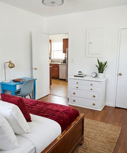 More Photos Of 2463 Dewey St, Hollywood Multifamily For Sale