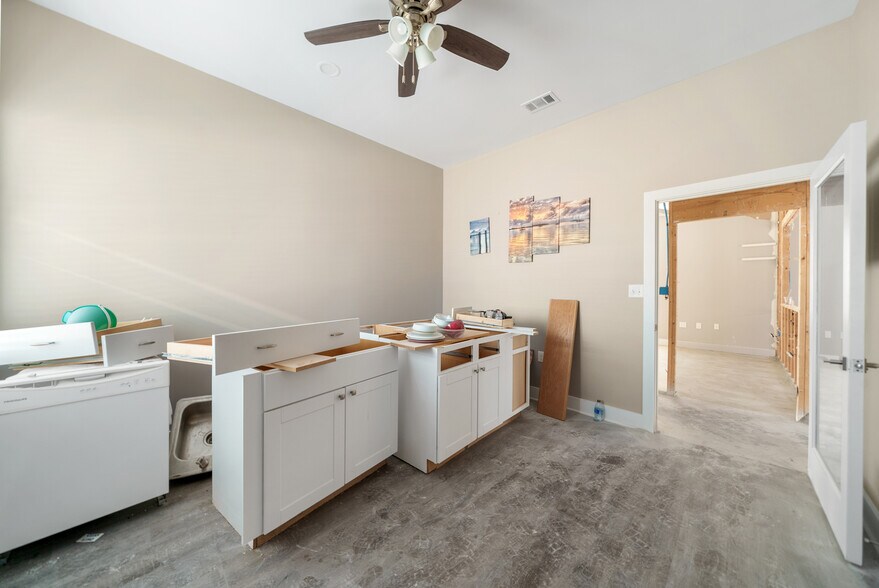 More Photos Of 6504 Thomas Dr, Panama City Office Residential For Sale