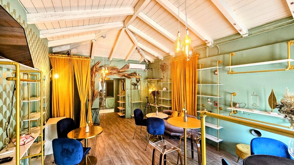 More Photos Of 7613-7617 Biscayne Blvd, Miami Storefront Retail Office For Lease