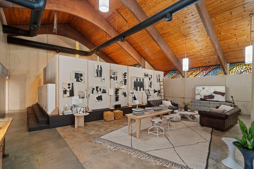 More Photos Of 4720 Avenue O 1/2, Galveston Showroom For Sale
