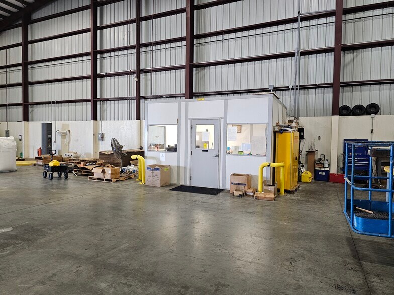 More Photos Of 51 County Road 171, Bay City Manufacturing For Sale