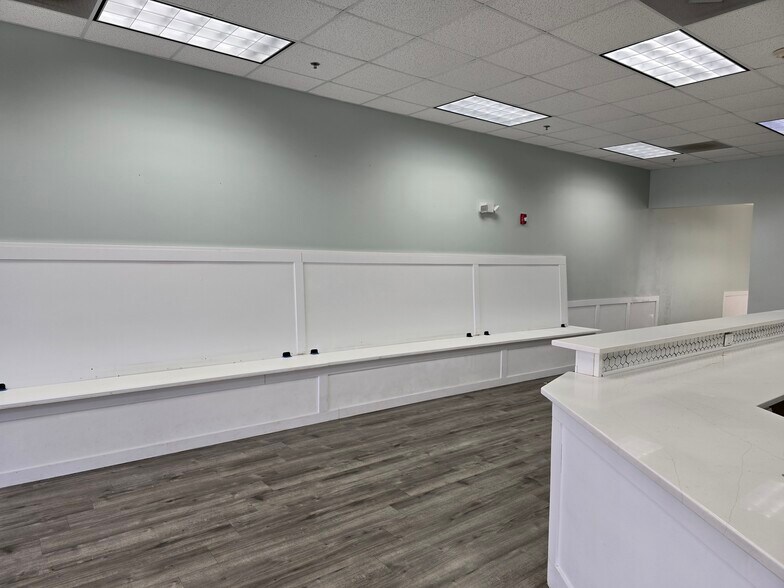 More Photos Of 375-385 College St, Amherst Office For Lease