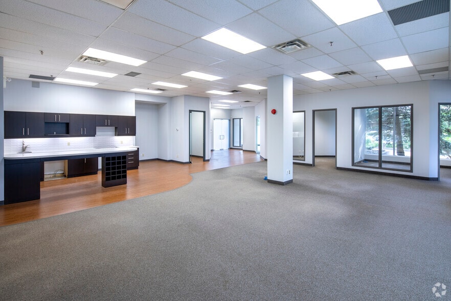 More Photos Of 90 Allstate Pky, Markham Unknown For Lease