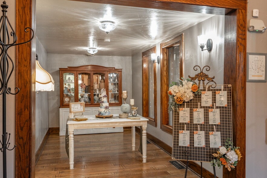 More Photos Of 2516 Willow Creek Rd, Prescott Freestanding For Sale