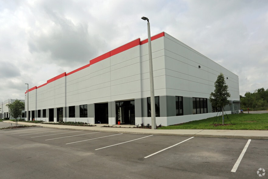 More Photos Of 6712 Shadowridge Dr, Orlando Flex For Lease