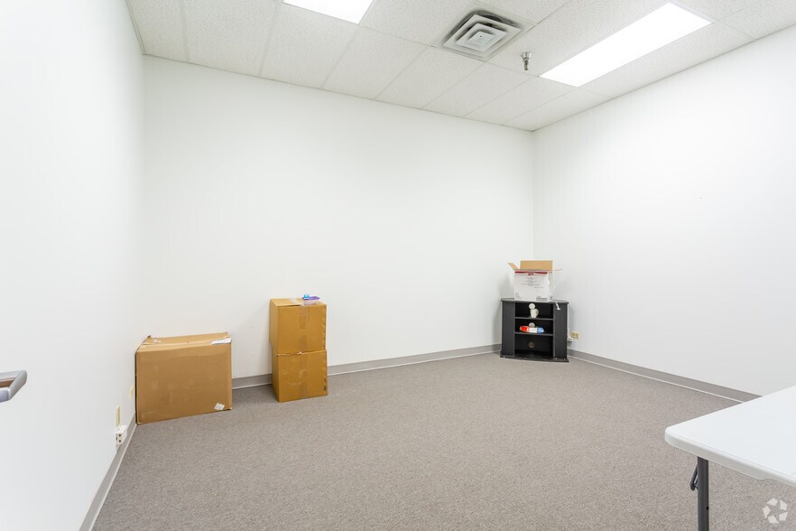 More Photos Of 1701 Quincy Ave, Naperville Light Distribution For Lease