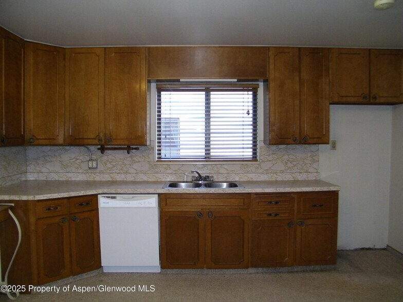 More Photos Of 758 Railroad Ave, Rifle Office For Sale