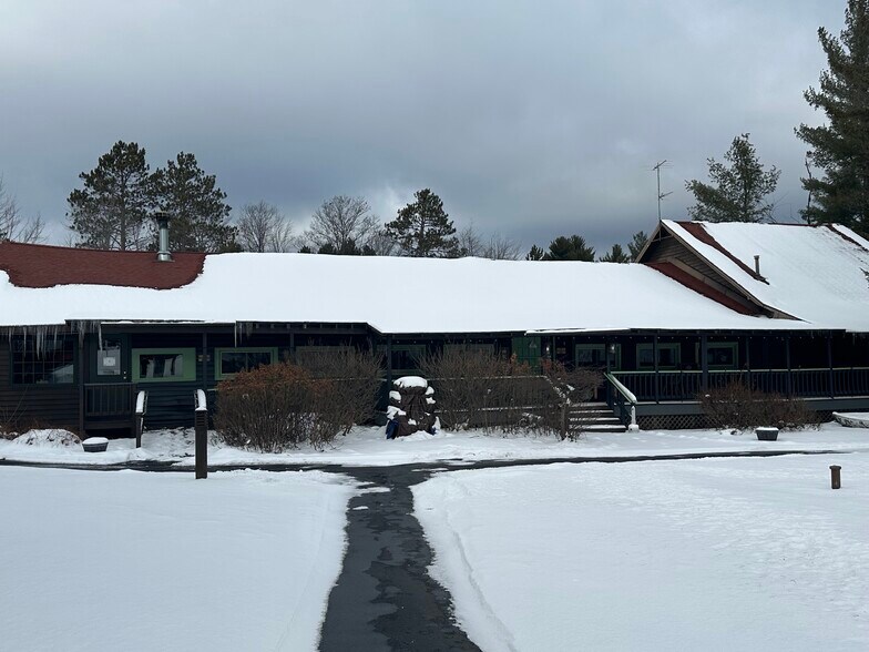 More Photos Of 4443 Chain O Lakes Rd, Eagle River Hotel For Lease
