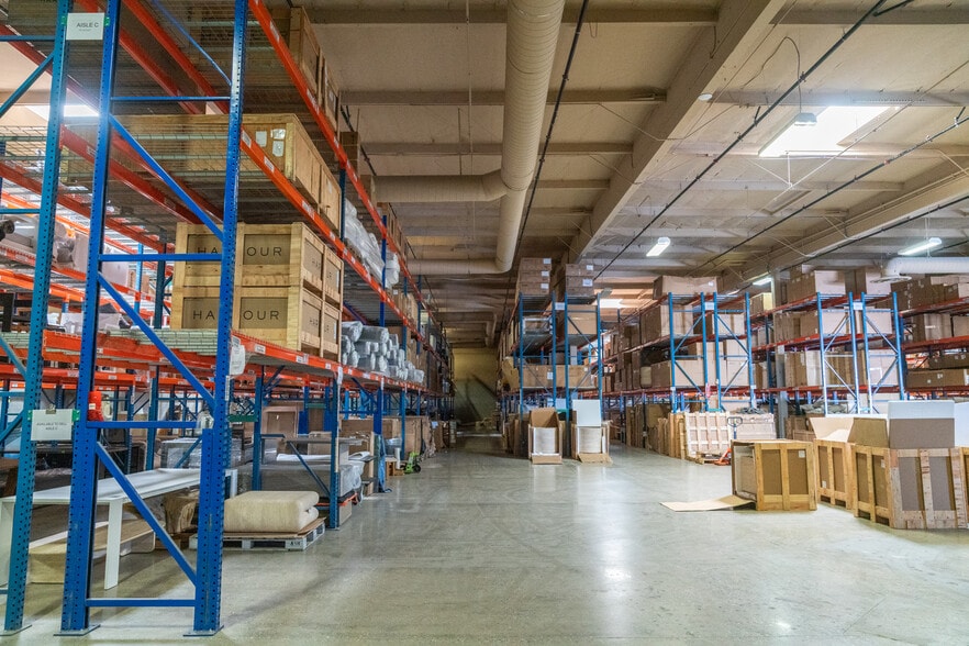 More Photos Of 18060 Euclid St, Fountain Valley Showroom For Sale