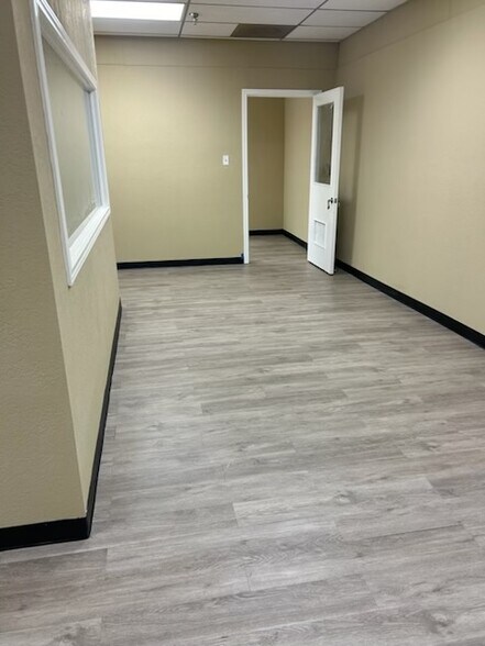 More Photos Of 2501 Commerce, Houston Warehouse For Lease