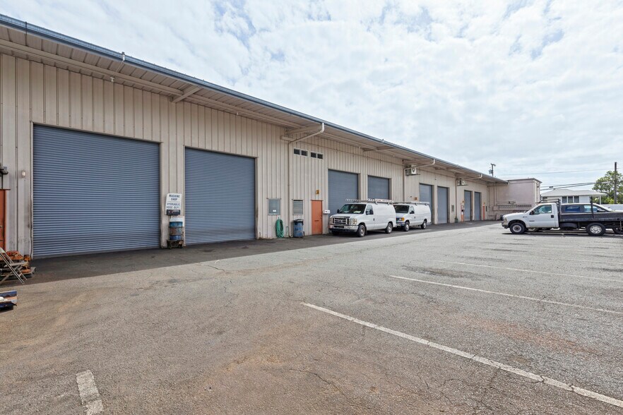 More Photos Of 474 Kalanikoa St, Hilo Warehouse For Sale