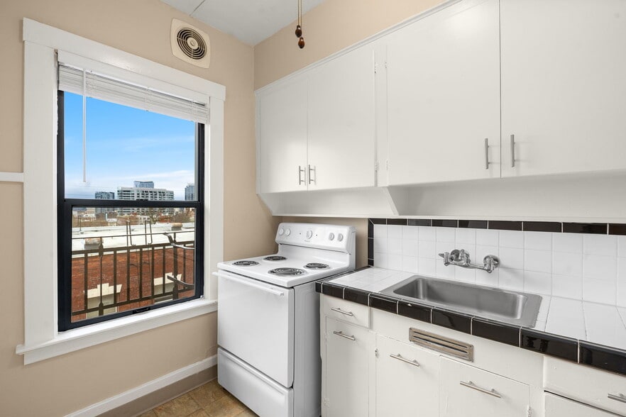 More Photos Of 2157 W Burnside St, Portland Apartments For Sale