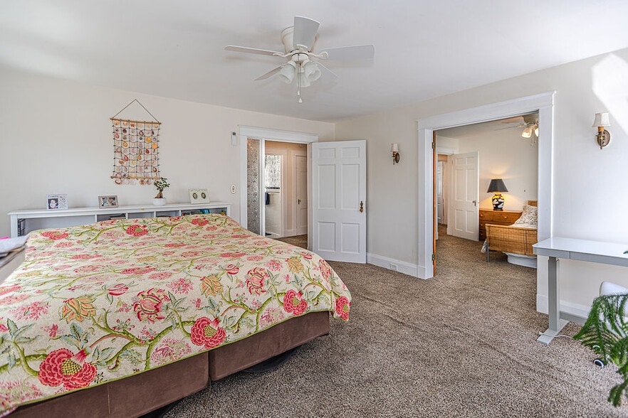More Photos Of 404 Allegheny Ave, Towson Office For Sale