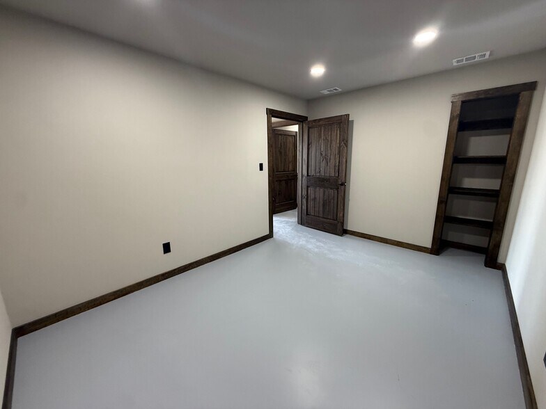 More Photos Of 1730 Smith Rd, Rockwall Warehouse For Lease