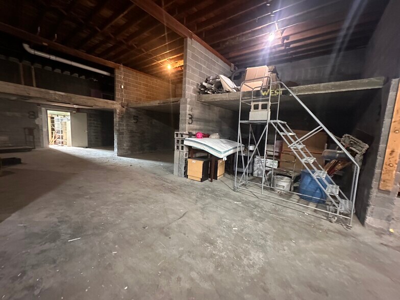 More Photos Of 1623-1635 Chicago Dr SW, Grand Rapids Freestanding For Lease