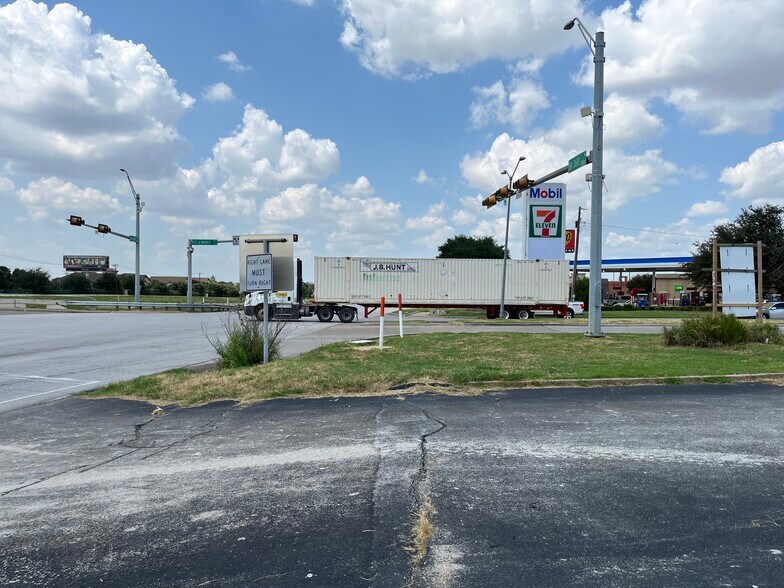 More Photos Of 2322 North State Hwy 360, Grand Prairie Storefront Retail Office For Sale